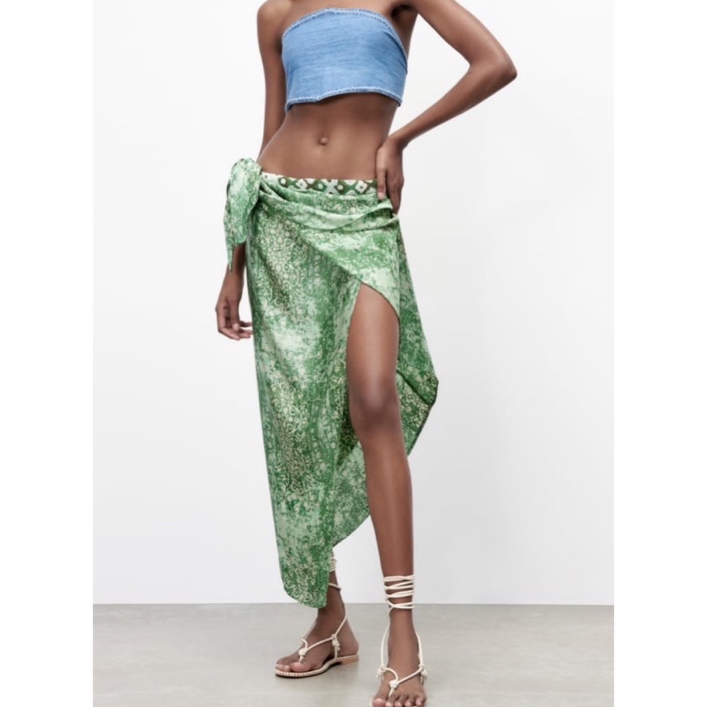 Zara Beaded Print Skirt Size Medium